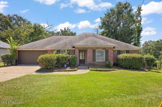 739 Hawthorn Green Drive, Ridgeland, MS 39157