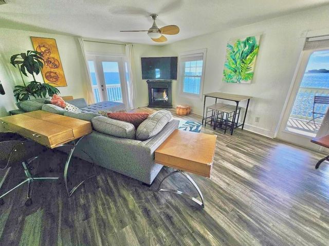 5285 COQUINA KEY DRIVE SE C, St Petersburg, FL 33705