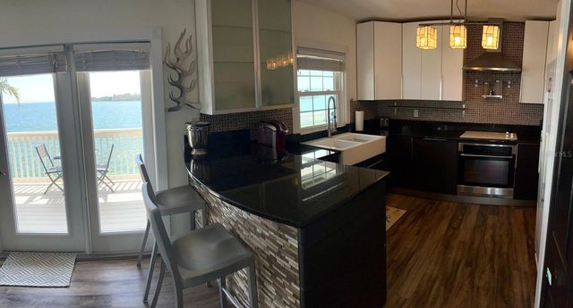 5285 COQUINA KEY DRIVE SE C, St Petersburg, FL 33705