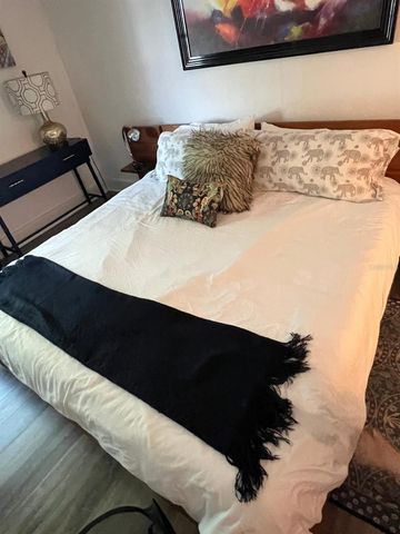 5285 COQUINA KEY DRIVE SE C, St Petersburg, FL 33705