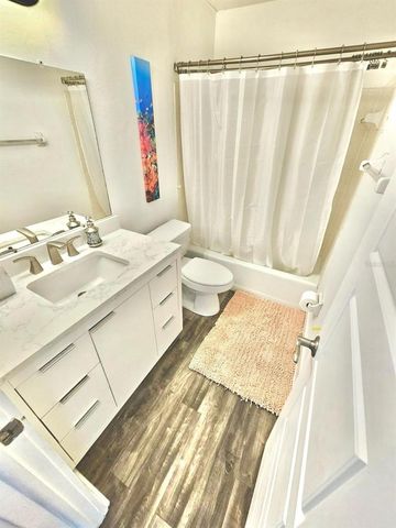 5285 COQUINA KEY DRIVE SE C, St Petersburg, FL 33705