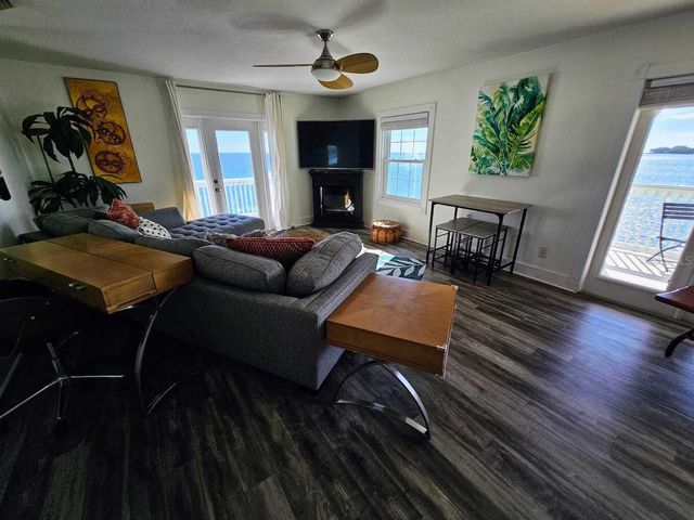 5285 COQUINA KEY DRIVE SE C, St Petersburg, FL 33705