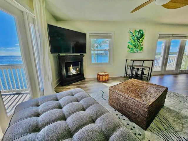 5285 COQUINA KEY DRIVE SE C, St Petersburg, FL 33705