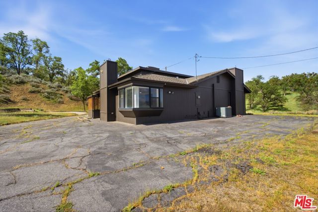 27961 Preakness Drive, Tehachapi, CA 93561