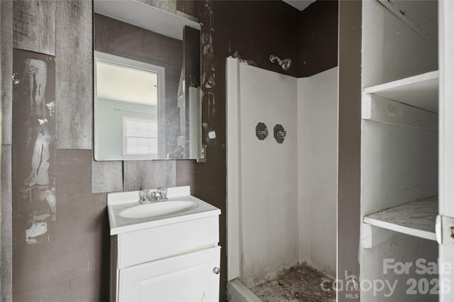307 Dutchman Avenue, Mount Holly, NC 28120