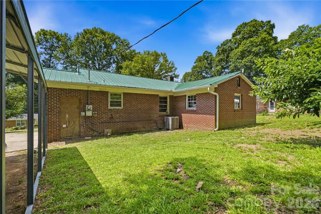 307 Dutchman Avenue, Mount Holly, NC 28120