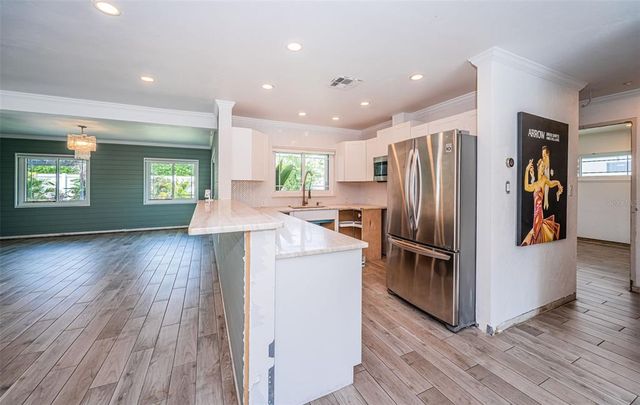 333 BELLEAIR DRIVE NE, St Petersburg, FL 33704