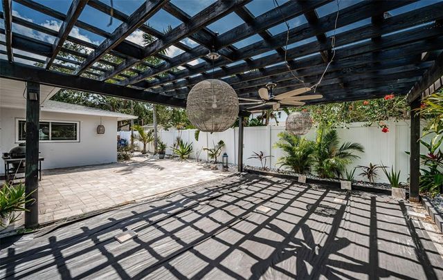 333 BELLEAIR DRIVE NE, St Petersburg, FL 33704