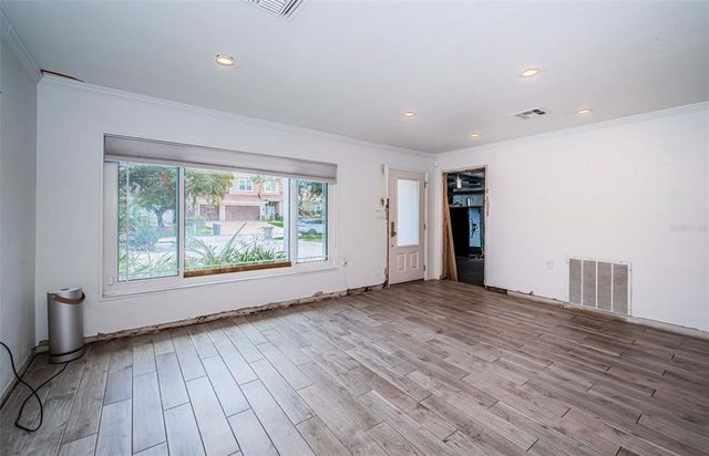 333 BELLEAIR DRIVE NE, St Petersburg, FL 33704