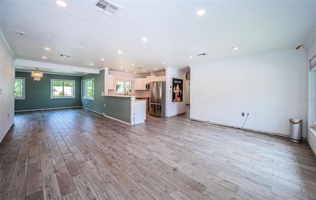 333 BELLEAIR DRIVE NE, St Petersburg, FL 33704