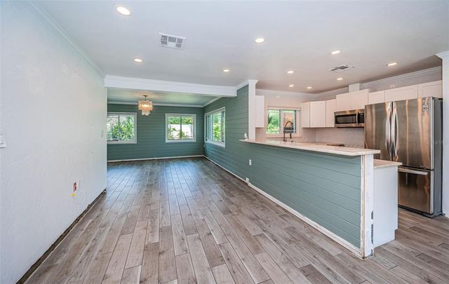 333 BELLEAIR DRIVE NE, St Petersburg, FL 33704