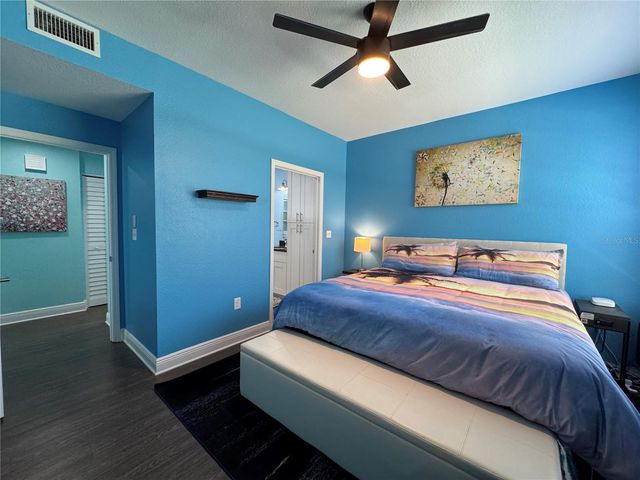 9288 LAKE CHASE ISLAND WAY, Tampa, FL 33626