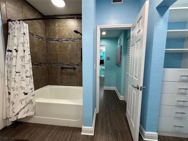 9288 LAKE CHASE ISLAND WAY, Tampa, FL 33626
