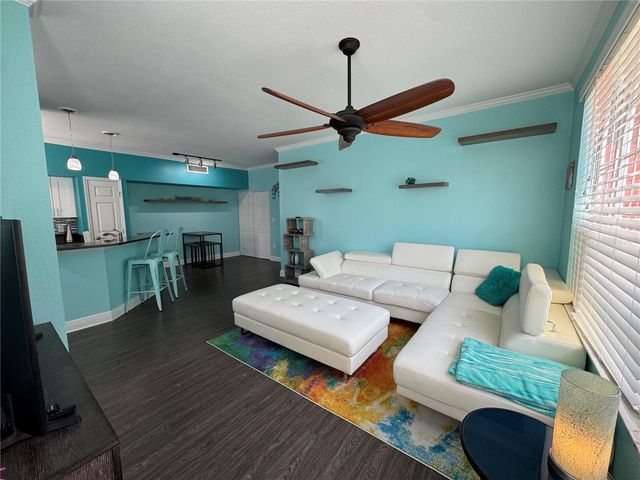 9288 LAKE CHASE ISLAND WAY, Tampa, FL 33626