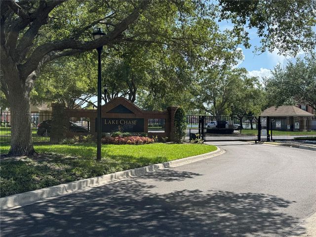 9288 LAKE CHASE ISLAND WAY, Tampa, FL 33626