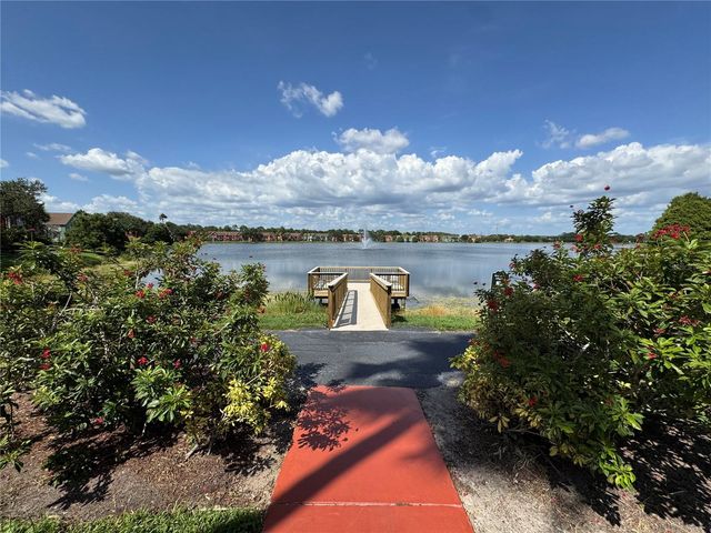 9288 LAKE CHASE ISLAND WAY, Tampa, FL 33626
