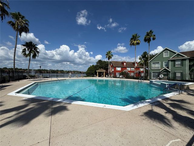9288 LAKE CHASE ISLAND WAY, Tampa, FL 33626