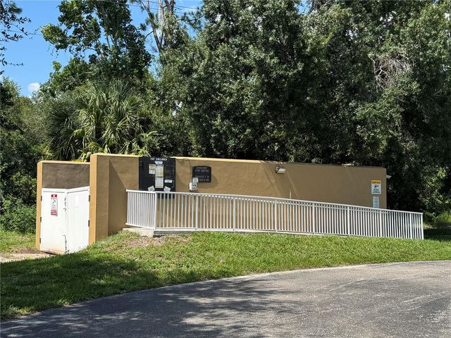 9288 LAKE CHASE ISLAND WAY, Tampa, FL 33626