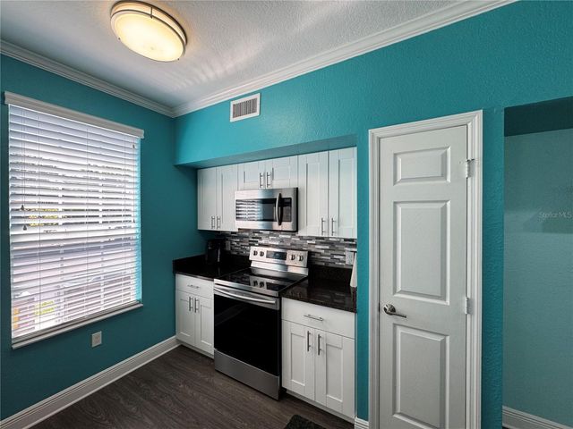 9288 LAKE CHASE ISLAND WAY, Tampa, FL 33626