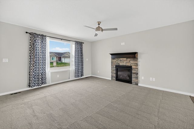 124 Aspen Drive NE, Bondurant, IA 50035