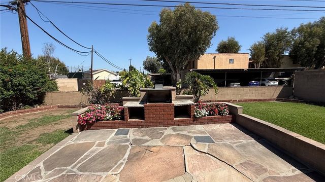 20836 Hawaiian Ave., Lakewood, CA 90715