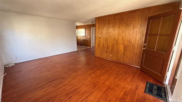 20836 Hawaiian Ave., Lakewood, CA 90715