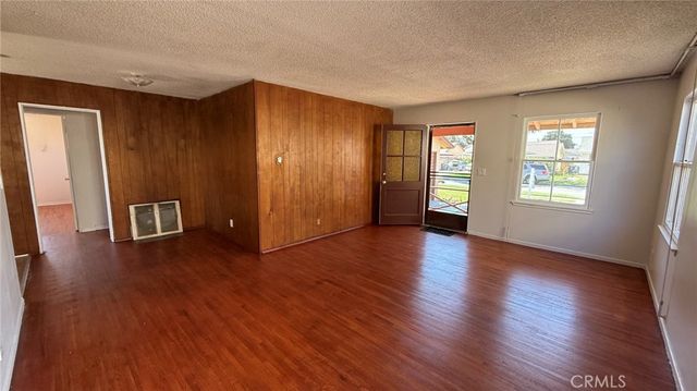 20836 Hawaiian Ave., Lakewood, CA 90715