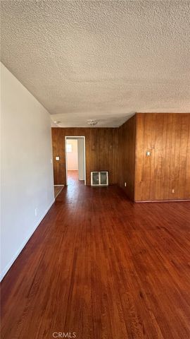 20836 Hawaiian Ave., Lakewood, CA 90715