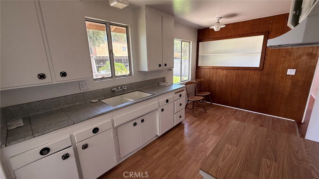 20836 Hawaiian Ave., Lakewood, CA 90715