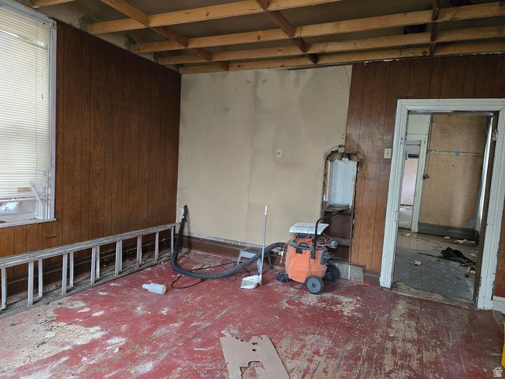 Image 5 of property listing at 225 W FERN AVE, Salt Lake City, UT 84103