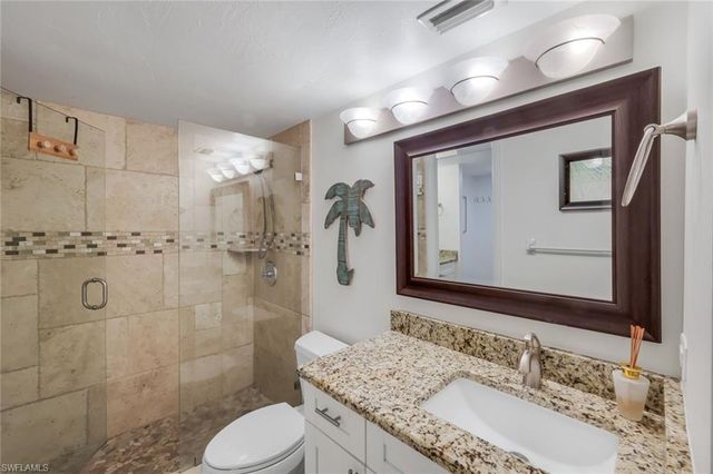 5 Bluebill AVE 208, Naples, FL 34108