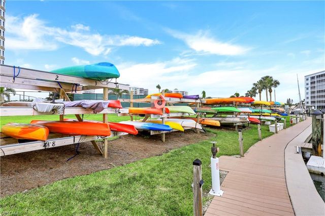 5 Bluebill AVE 208, Naples, FL 34108