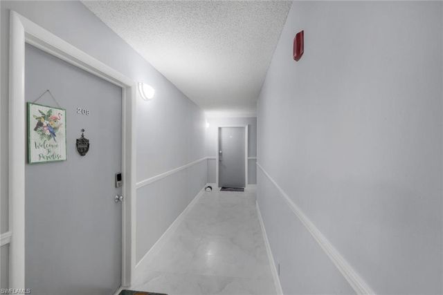 5 Bluebill AVE 208, Naples, FL 34108