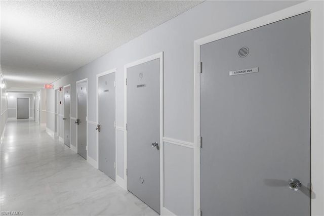 5 Bluebill AVE 208, Naples, FL 34108