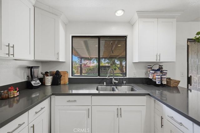 1893 Loma Bonita, Perris, CA 92570