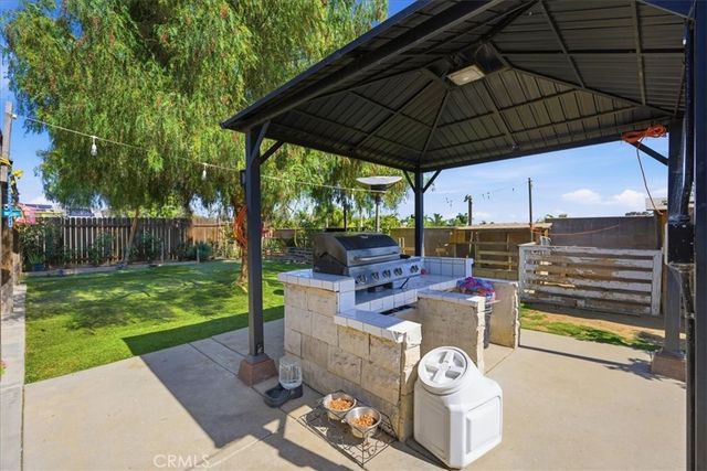 1893 Loma Bonita, Perris, CA 92570