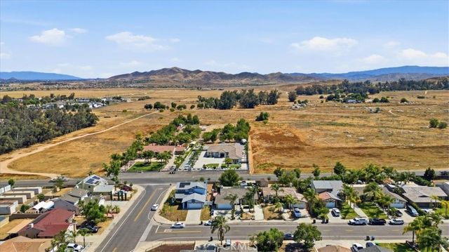 1893 Loma Bonita, Perris, CA 92570