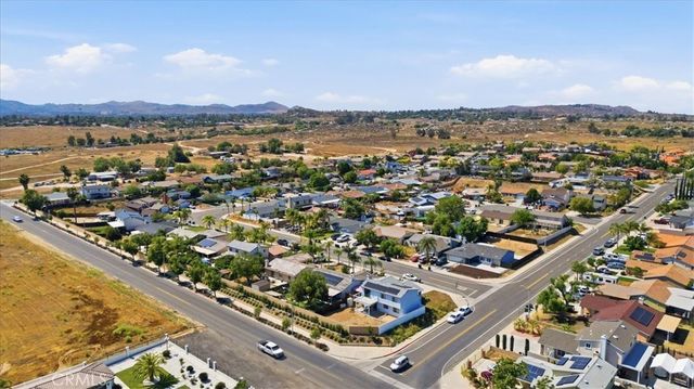 1893 Loma Bonita, Perris, CA 92570