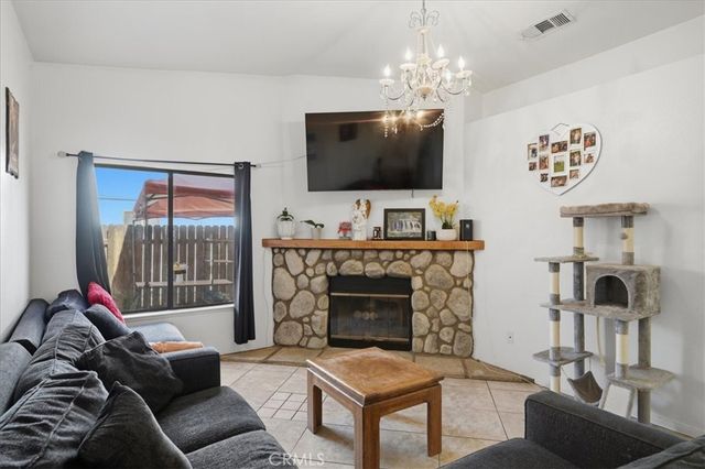1893 Loma Bonita, Perris, CA 92570