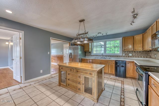 518 V I Ranch Road, Bristol, TN 37620