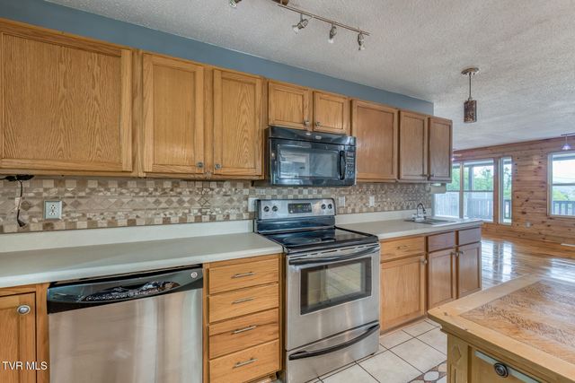 518 V I Ranch Road, Bristol, TN 37620