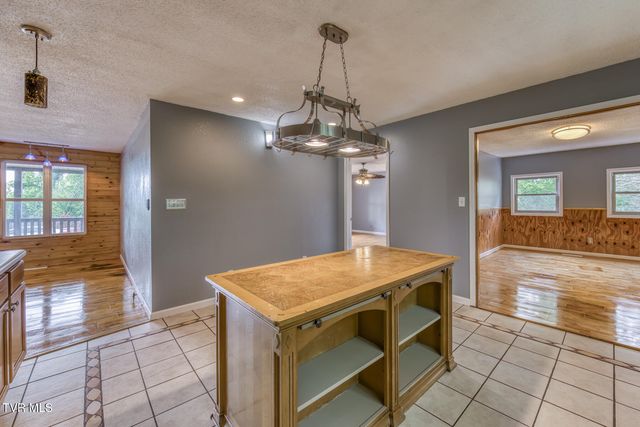 518 V I Ranch Road, Bristol, TN 37620