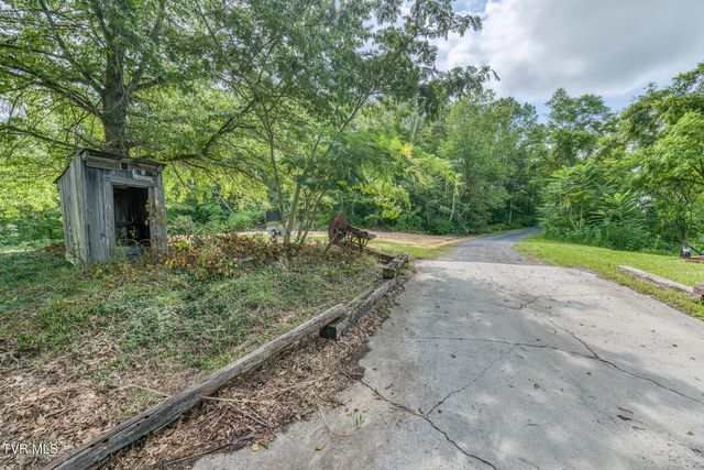 518 V I Ranch Road, Bristol, TN 37620