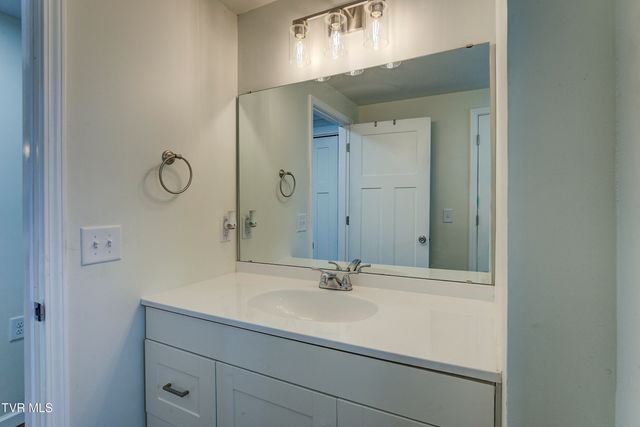 192 Old Embreeville Road, Jonesborough, TN 37659