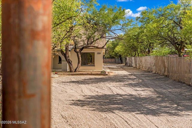 11134 E Edison Street, Tucson, AZ 85749