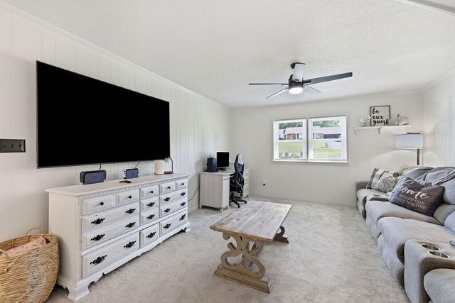 141 Skylark Drive, Paducah, KY 42001