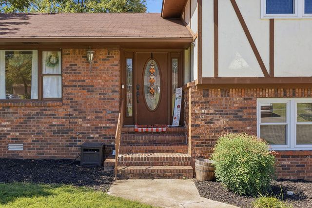 141 Skylark Drive, Paducah, KY 42001