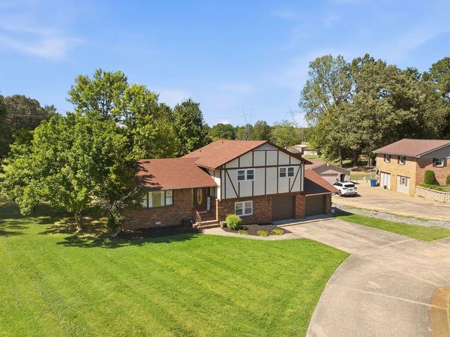 141 Skylark Drive, Paducah, KY 42001