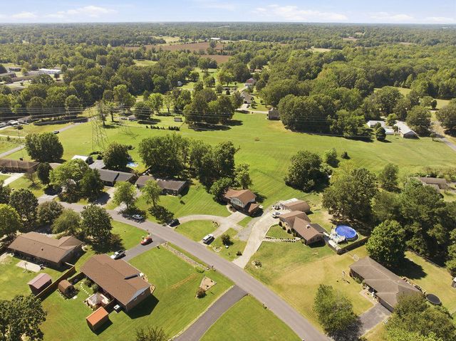 141 Skylark Drive, Paducah, KY 42001