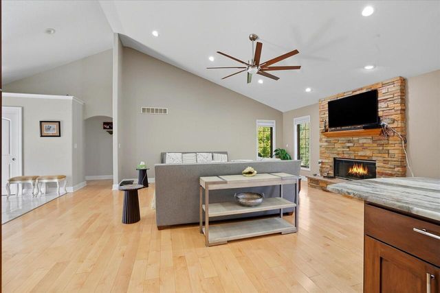 4540 W Melissa COURT, Franklin, WI 53132